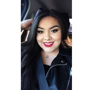 Meet your Posher, Ally